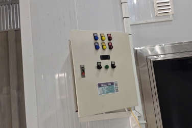  Hệ Thống Cửa Kho Lạnh Tự Động - Giảm Thất Thoát Nhiệt Mỗi Lần Ra Vào