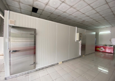 Cold storage for yogurt and dumplings in Vinh Long