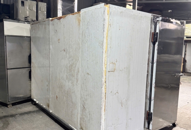Thanh lý kho mát 6 khối xốp trắng  80%