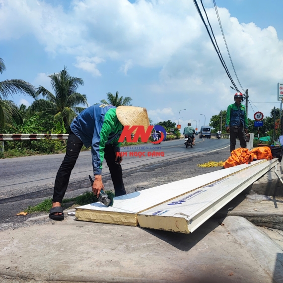 Kho lạnh bảo quản thực phẩm đã được đông lạnh ở An Giang