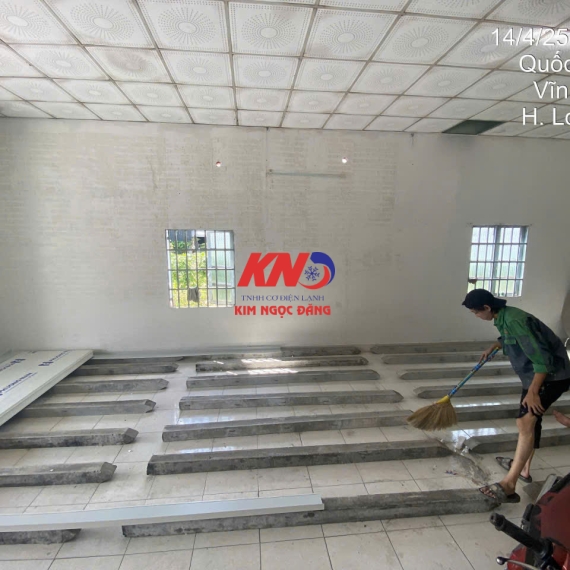 Kho lạnh ngăn hai bảo quản sữa chua và bánh bao ở Vĩnh Long