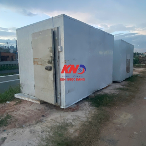 kho-mat-thanh-ly-18-khoi-kim-ngoc-dang-tai-tphcm