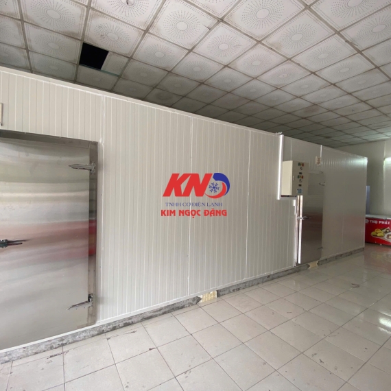 thanh-ly-kho-lanh-cu-50-khoi-dung-panel-pu-cao-cap-dam-bao-giu-nhiet-tot-hang-con-moi-phu-hop-moi-nhu-cau-gia-uu-dai-dac-biet